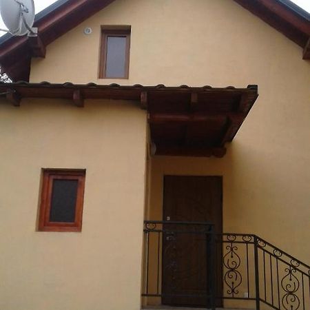 Dva Opryshka Βίλα Γιαρέμτσε Εξωτερικό φωτογραφία
